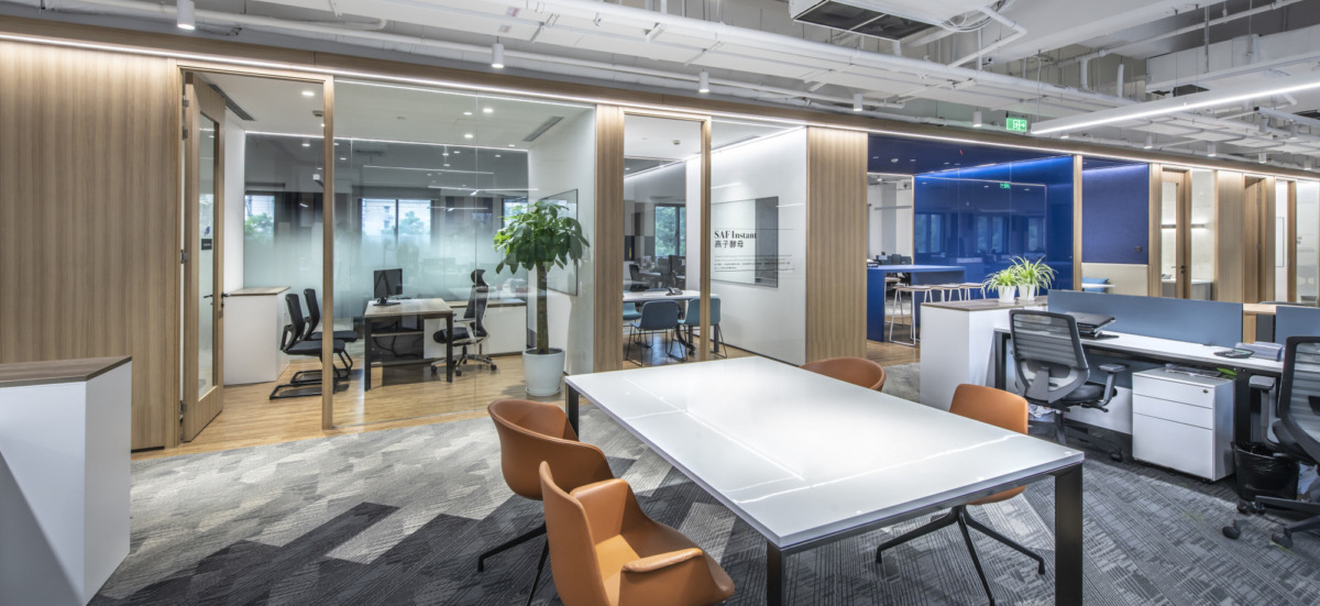 Movable Walls Attract People